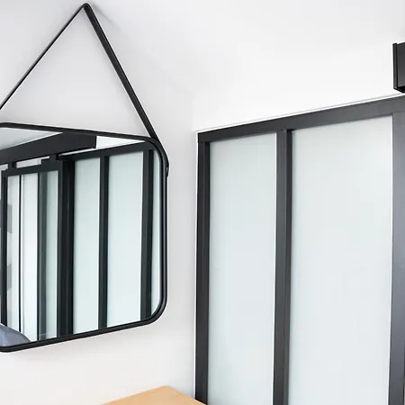 Duplex Rénové Parking Gratuit 9 *